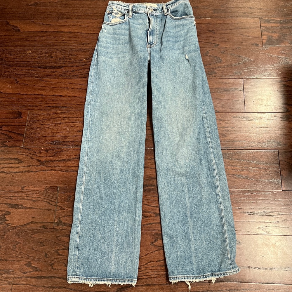 ABERCROMBIE & FITCH Women’s Light Wash High Rise The 90’s Relaxed Jeans Size 27